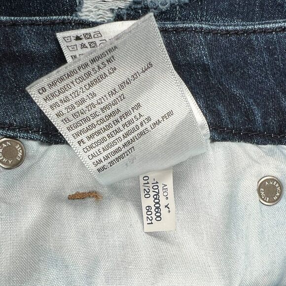 American Eagle Shorts Women Size 4 Next Level Stretch Curvy High Rise Distressed - Picture 10 of 10